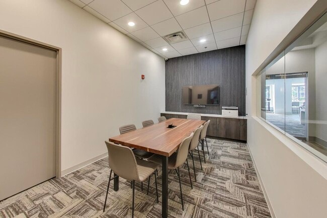 Building Photo - 512 N McClurg Ct