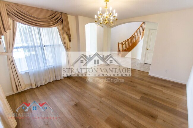 Building Photo - 960 E Constitution Dr