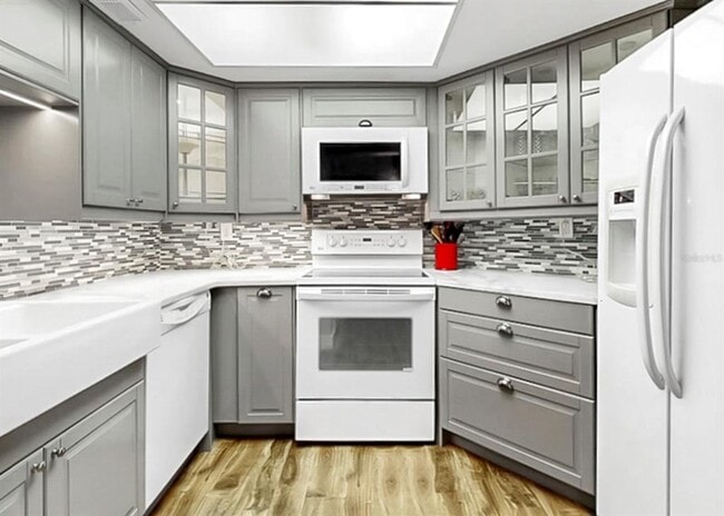 Building Photo - 6504 Surfside Blvd