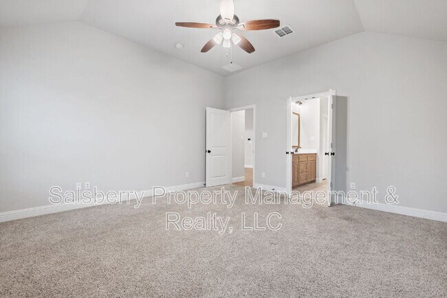 Building Photo - 1636 Town Creek Cir