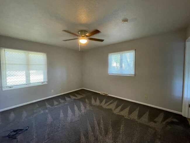 Building Photo - Rare Opportunity to Rent Single Family 3 Bedroom Home in McCook Lake, SD