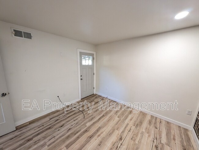 Building Photo - 810 13th St NW