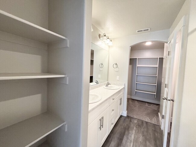 Building Photo - 3742 Canyon Falls Dr