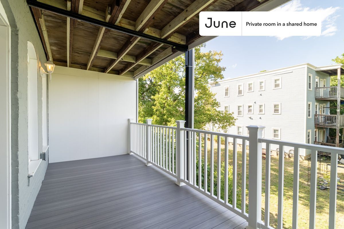 Building Photo - Room in Shared 3 bed/2 bath home in JFK/UMass