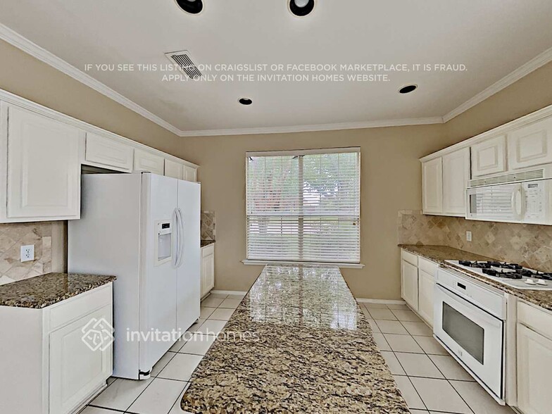 Building Photo - 429 Vasey Oak Dr