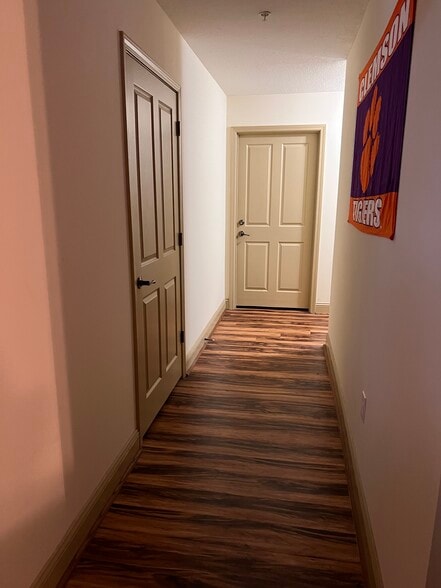 Building Photo - 1613 Muscovy Way
