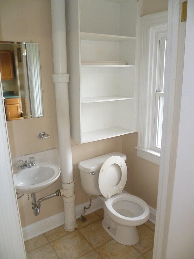 Building Photo - 174 S Branch St