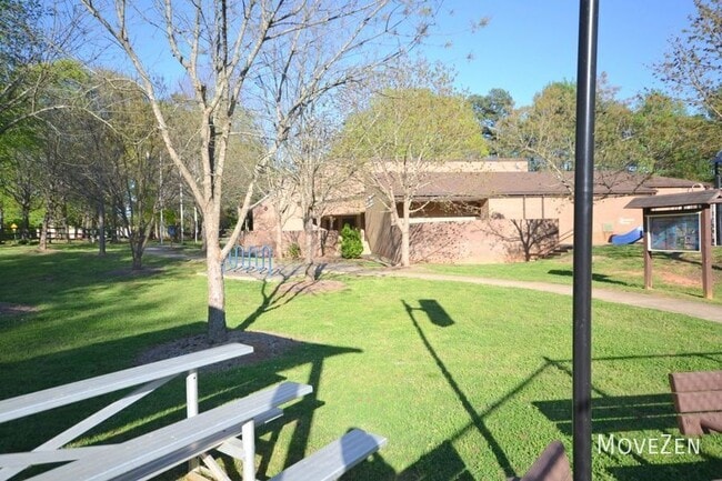 Building Photo - 3416 Craig Ave