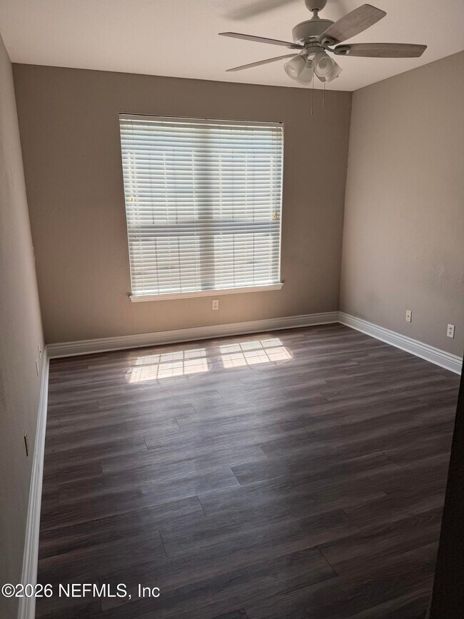 Building Photo - 13810 Sutton Park Dr N