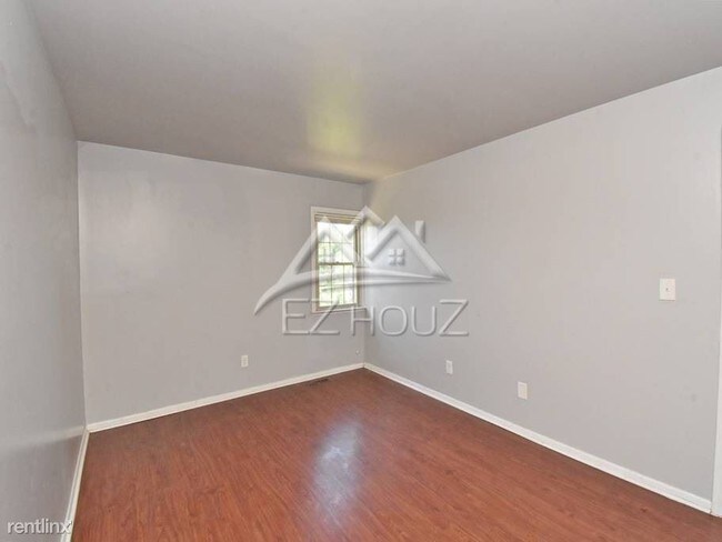 Building Photo - 2 br, 1 bath House - 5611 The Alameda,B
