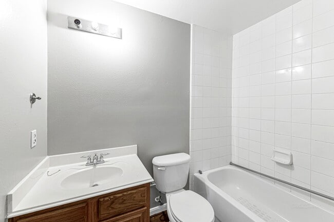 Building Photo - 20347 Hunterclif Ln