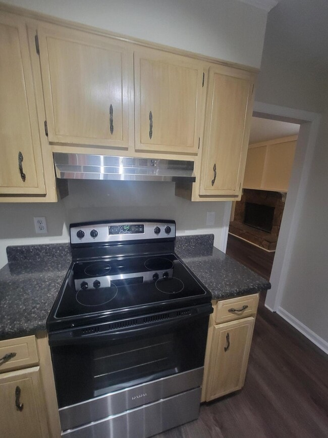 Building Photo - 2640 Teakwood Dr