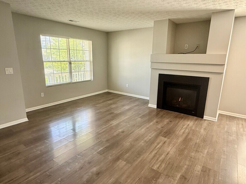 Building Photo - 4681 Grandover Dr