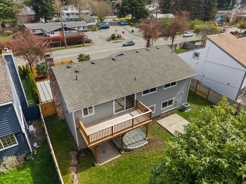 Building Photo - 7407 25th Ave NE