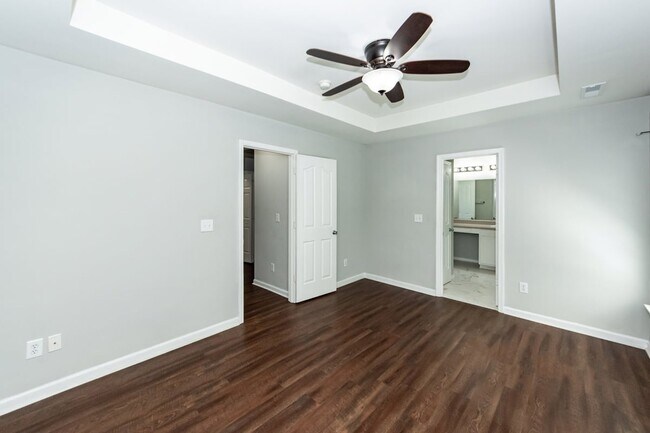 Building Photo - 5150 Trump St