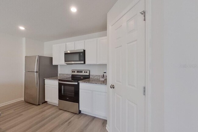 Building Photo - 1701 Minnesota Rd