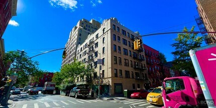 Building Photo - 218 W 10th St