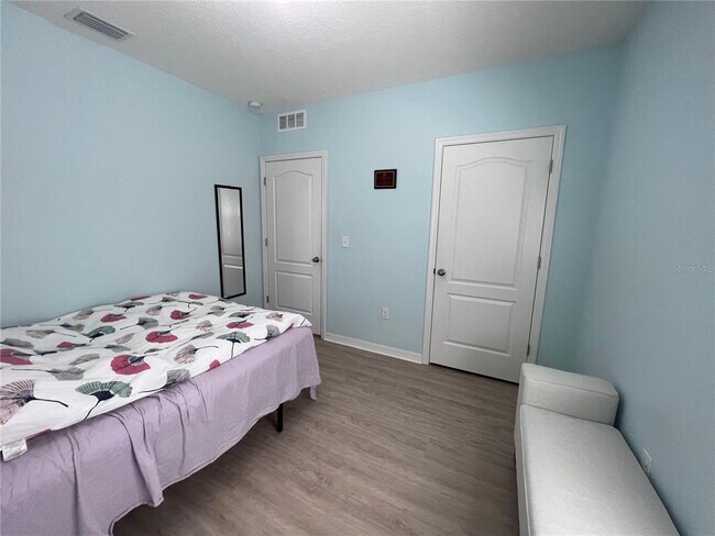 Building Photo - 10120 Hawk Storm Ave