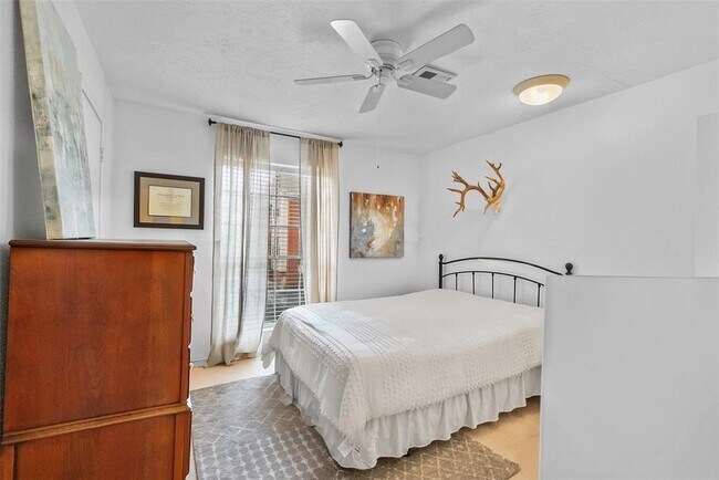 Building Photo - 2220 Bering Dr