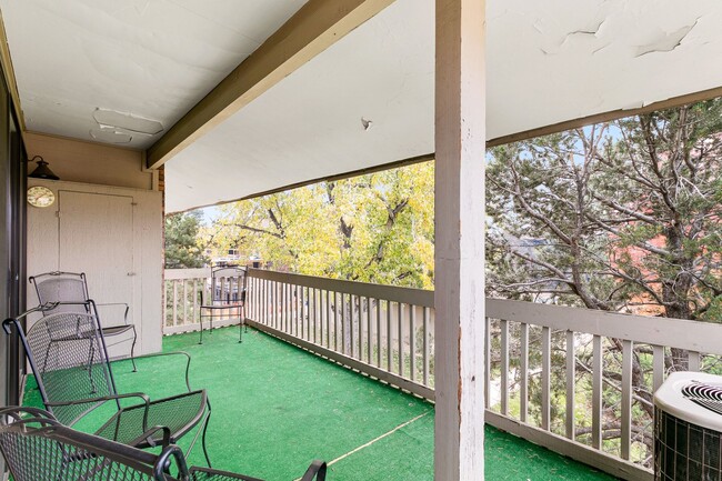 Building Photo - Remodeled 2B/2B East Boulder Apartment w/ ...