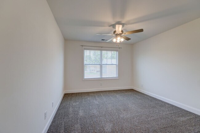 Building Photo - 1385 Harmon Ln