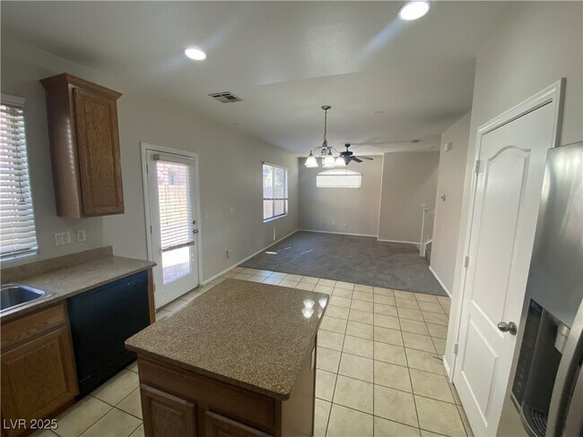 Building Photo - 680 Sumatra Pl