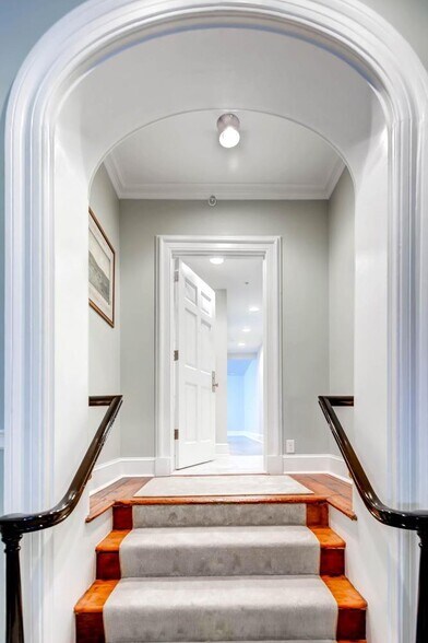 entry door - 708 Park Ave