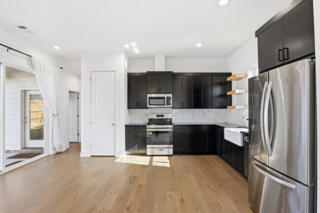 Building Photo - 2825 Townsend Dr