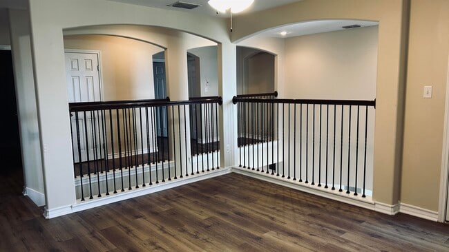 Building Photo - 332 Silverleaf Oak