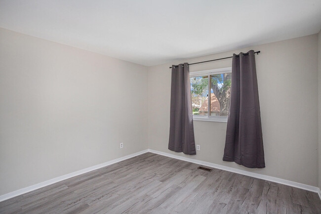 Building Photo - 36721 Tanglewood Ln