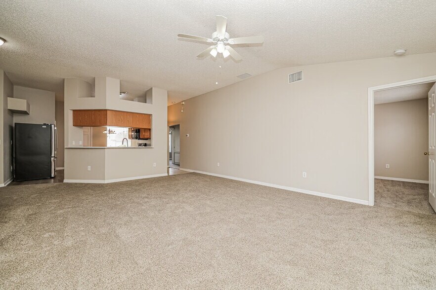Building Photo - 11025 Whittney Chase Dr