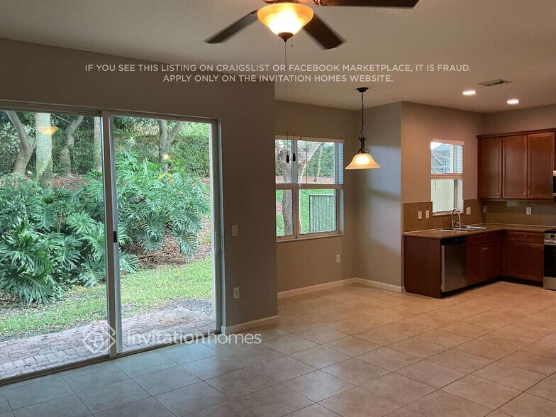 Building Photo - 10406 Pearwood Pl