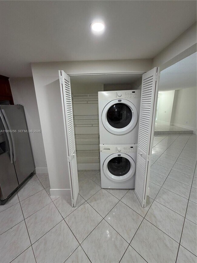 Building Photo - 7009 SW 115th Pl