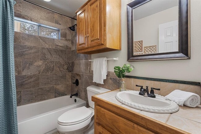 Building Photo - 27 Deer Ridge Rd