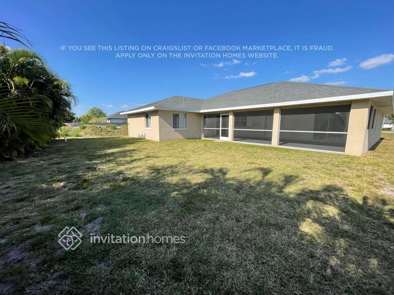 Building Photo - 4228 SW 15th Pl