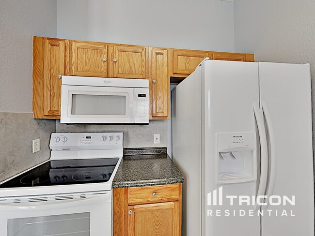 Building Photo - 871 Jarnac Dr