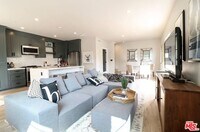 Building Photo - 1253 S Plymouth Blvd