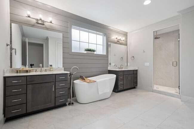 Building Photo - 6368 Alamo Pl