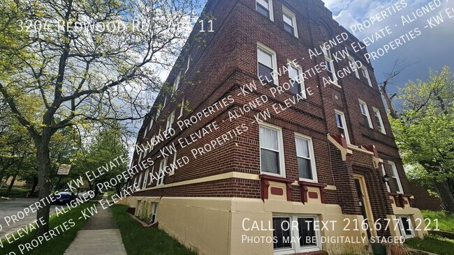 Primary Photo - 3204 Redwood Rd