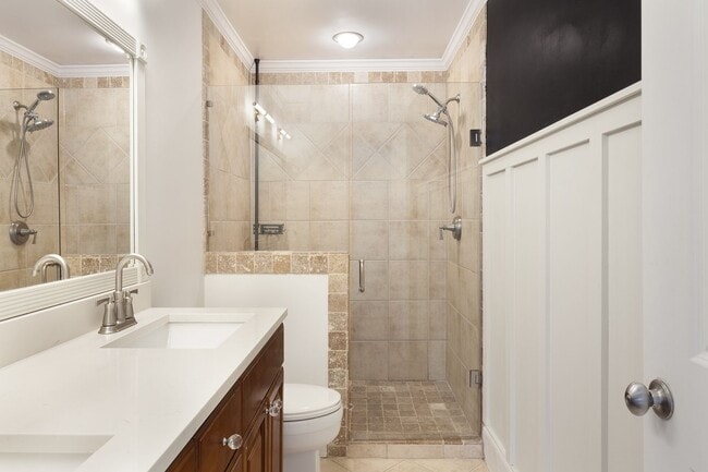 Building Photo - Updated 3/2 Bungalow w/ Large Backyard & M...