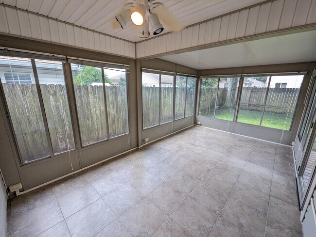 Building Photo - 509 Rush Park Cir