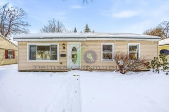 Building Photo - Spacious 3 Bedroom Single Family Home Near Downtown GR | $1795