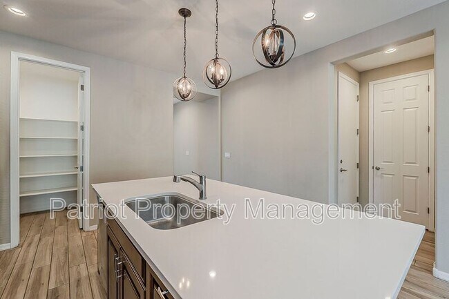 Building Photo - 25930 N Langley Dr