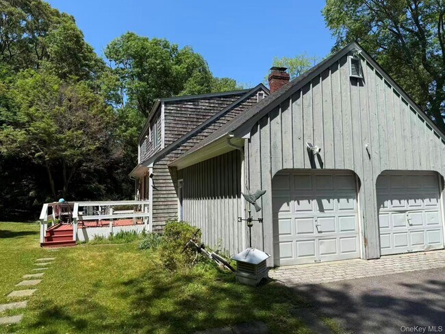 Building Photo - 214 Old Town Rd