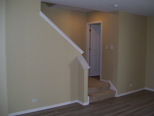 Building Photo - 3376 Bradbury Cir