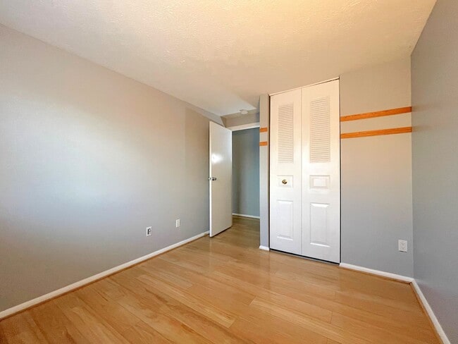 Building Photo - Newly Renovated 3 Bed 2.5 Bath Townhome With A Fenced Yard In Bannerwood Community