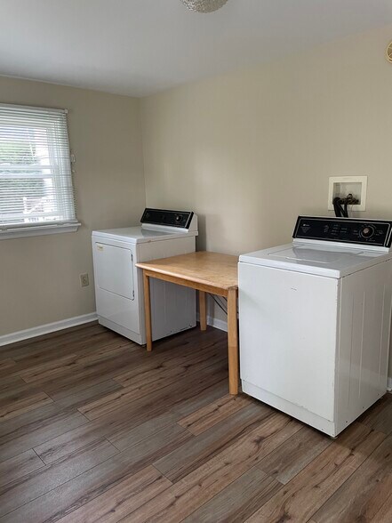 Building Photo - 54 Oxford Rd