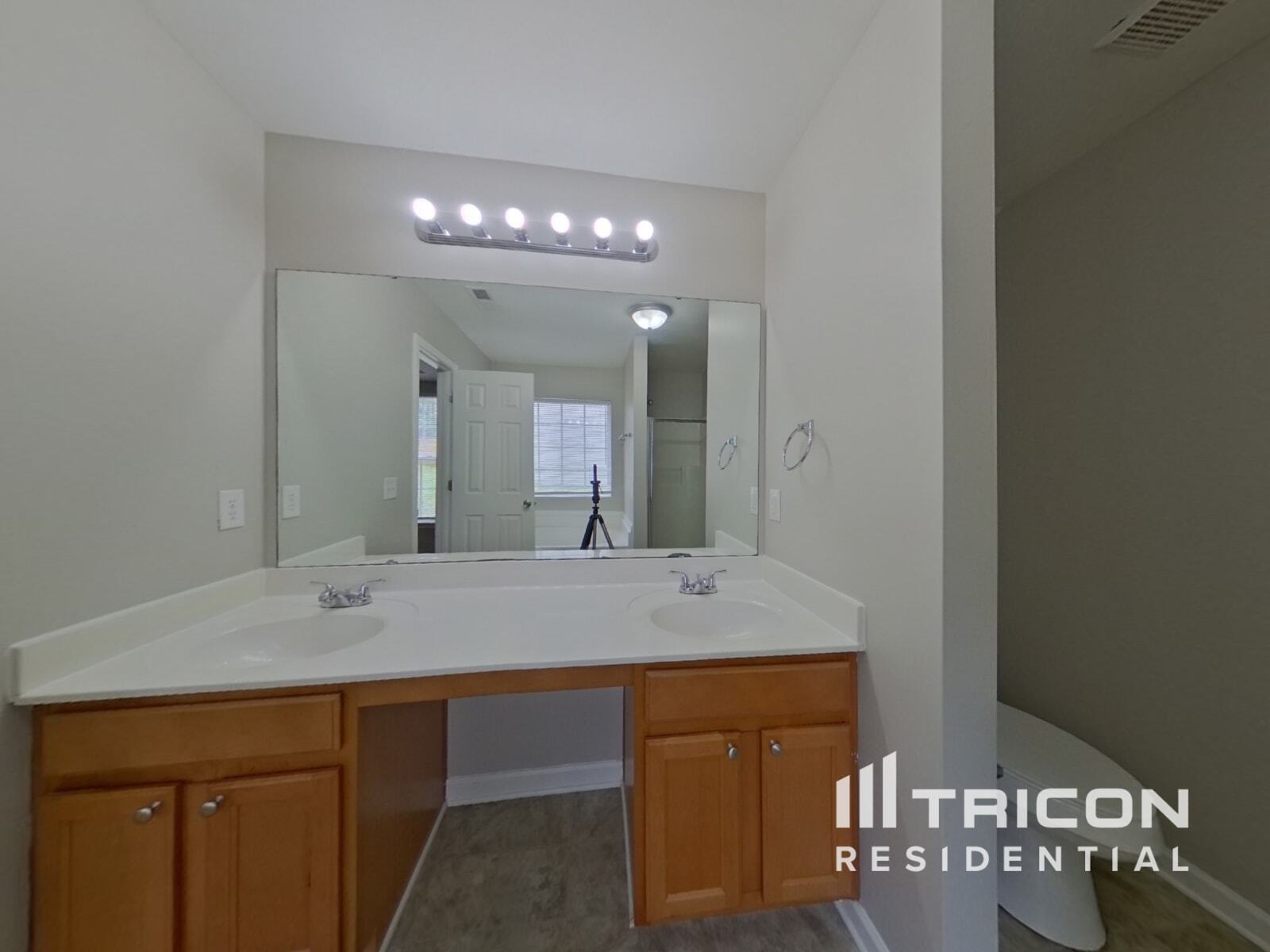 Building Photo - 7610 Hidden Creek Dr