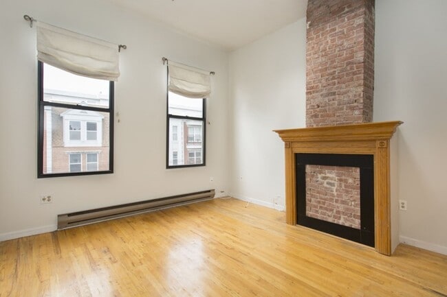 Building Photo - 509 Monroe St