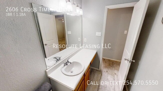 Building Photo - 2606 Cross Timber Dr